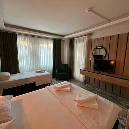 Otel Cem Gül Ayvalı